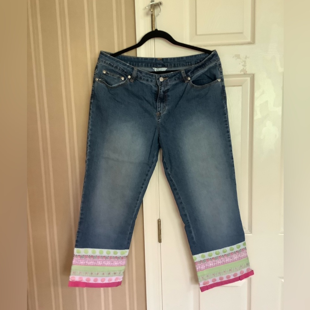 Lily Pulitzer cropped jeans with embroidery